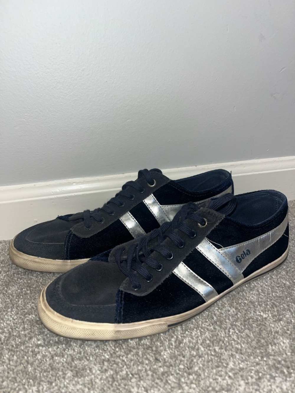 Gola Women’s Navy & Silver Low-Top Sneakers